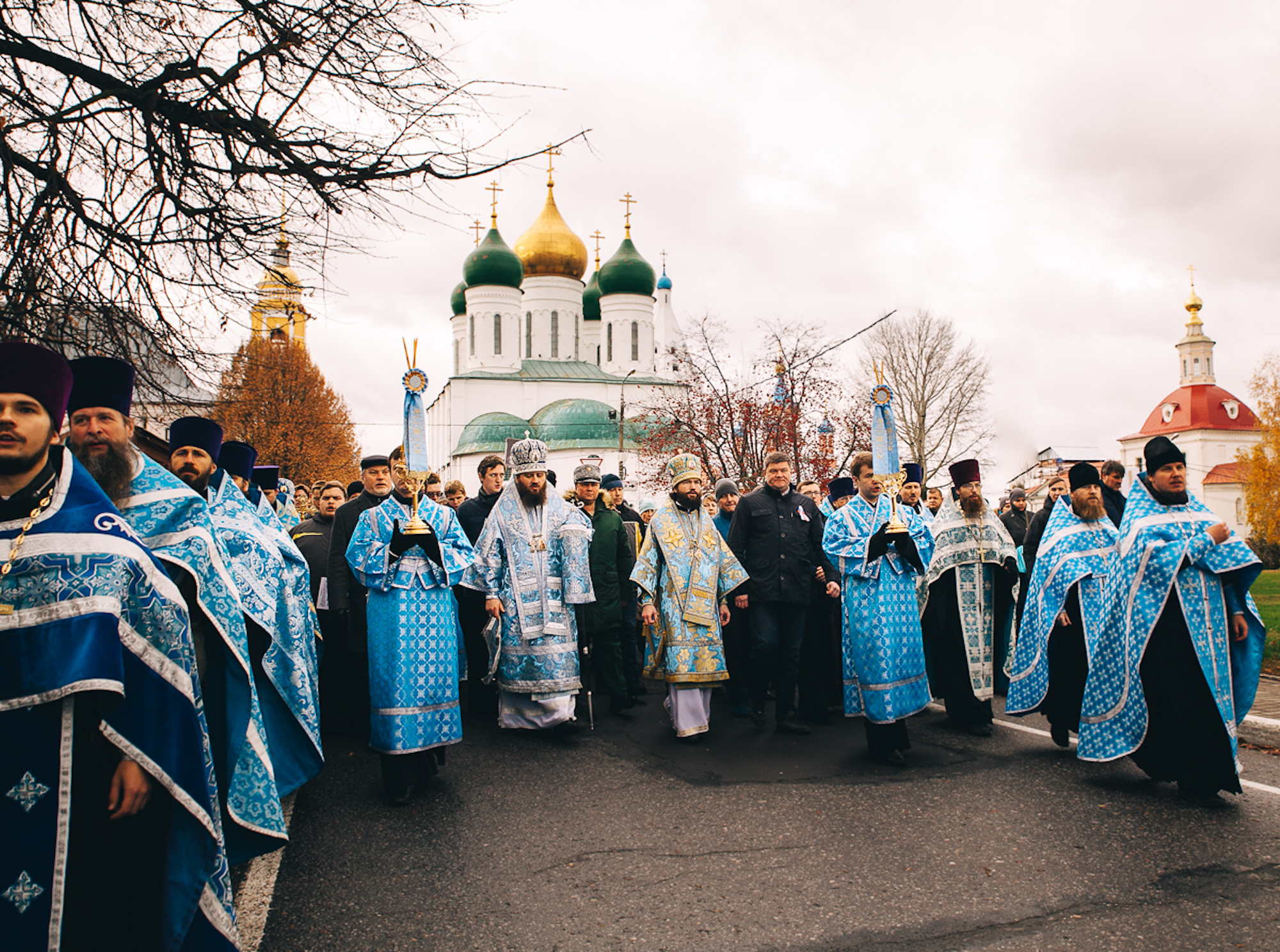 Коломна 4 ноября. Успенский кафедральный собор Коломна крестный ход. Коломенское благочиние. Благочинный Коломна. Крестный ход в Коломенском.